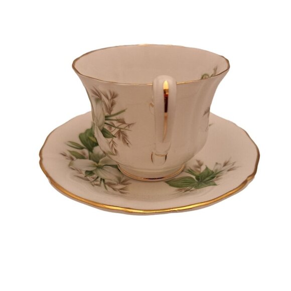Royal Adderley Trillium Canadian Provincial Flowers Tea Cup and Saucer - Picture 3 of 11